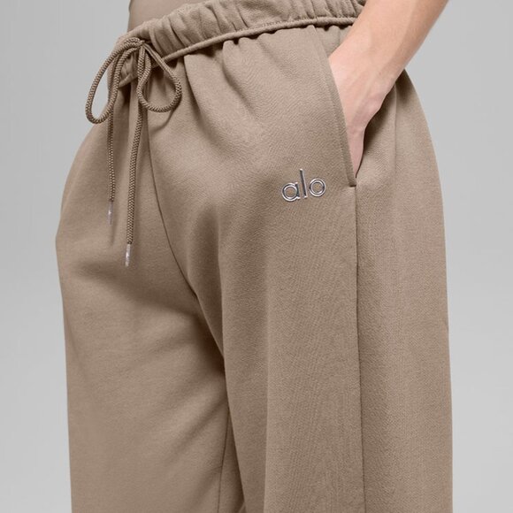 Alo Yoga Accolade Straight Leg Sweatpant Gravel - Picture 3 of 4